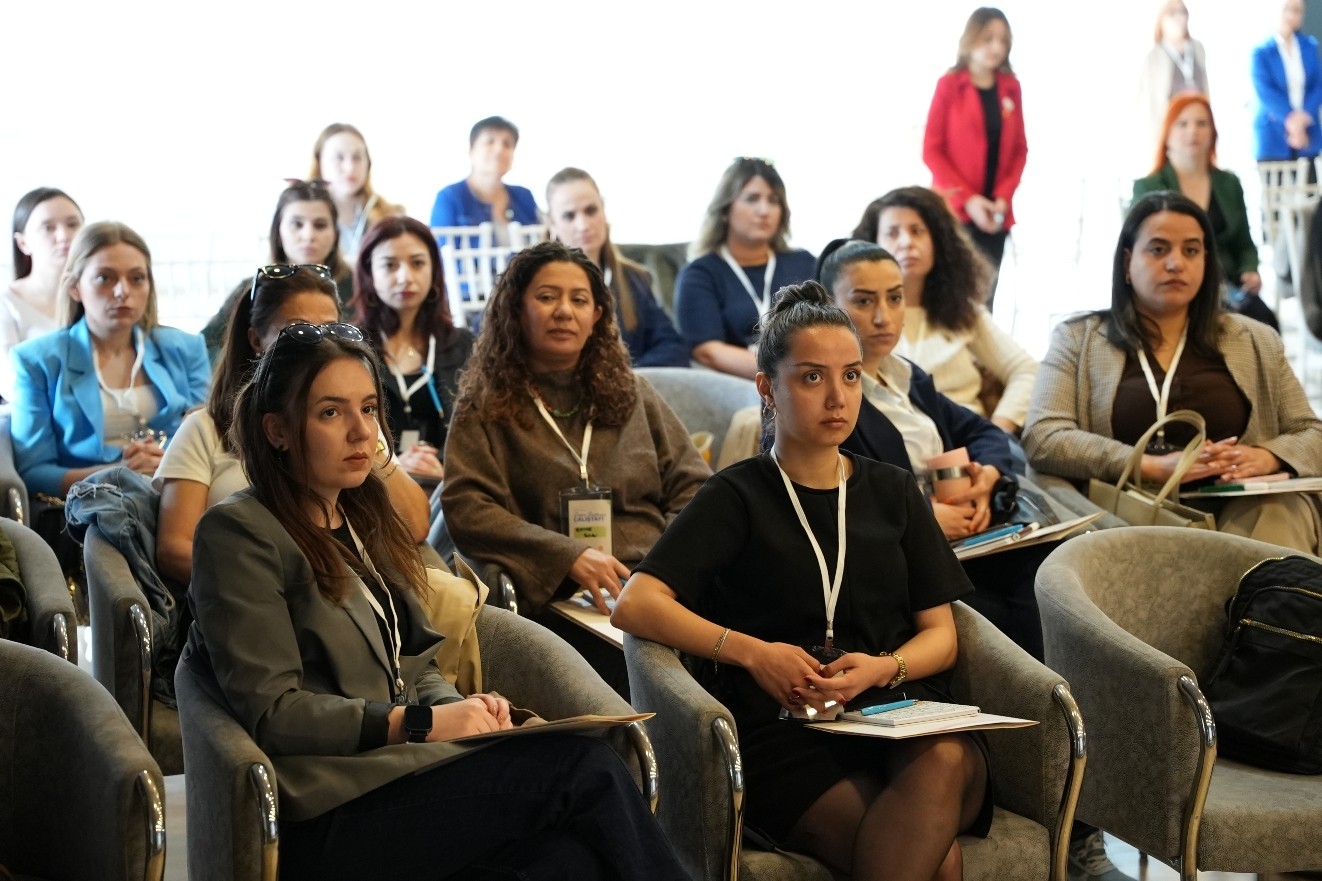 Bornova’da eğitim çalıştayı: Okullar sadece sınıf değil birer "koruyucu alan"