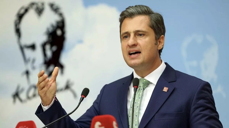 İzmir Meslek Fabrikası’na 05.00 ablukası! CHP’li vekillerden sert tepki: “Meslek Fabrikası’nı kaba kuvvetle alamazsınız!” 5 İzmir Meslek Fabrikası’na 05.00 ablukası! CHP’li vekillerden sert tepki: “Meslek Fabrikası’nı kaba kuvvetle alamazsınız!”