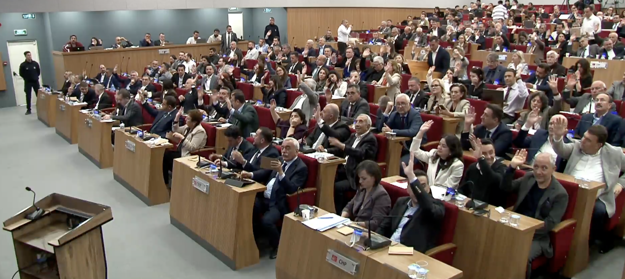 İzmir Büyükşehirin yeni yönetim ve komisyonları belli oldu: İşte tüm yeni isim ve görevler