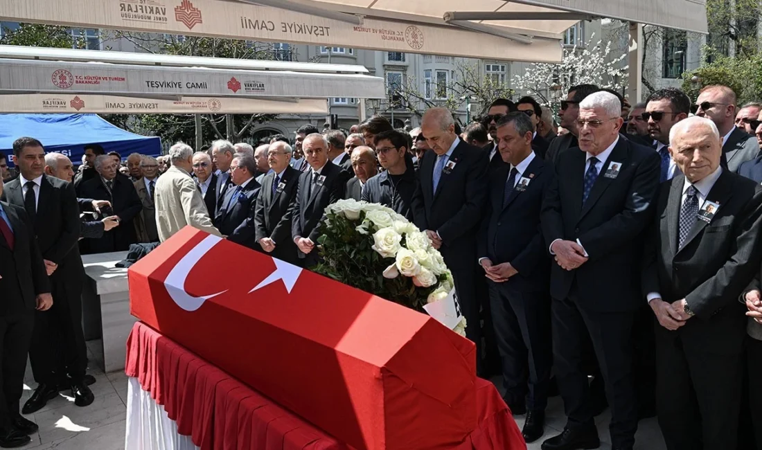 Türk siyasi tarihinin sembol isimlerinden, eski TBMM Başkanı Hüsamettin Cindoruk,