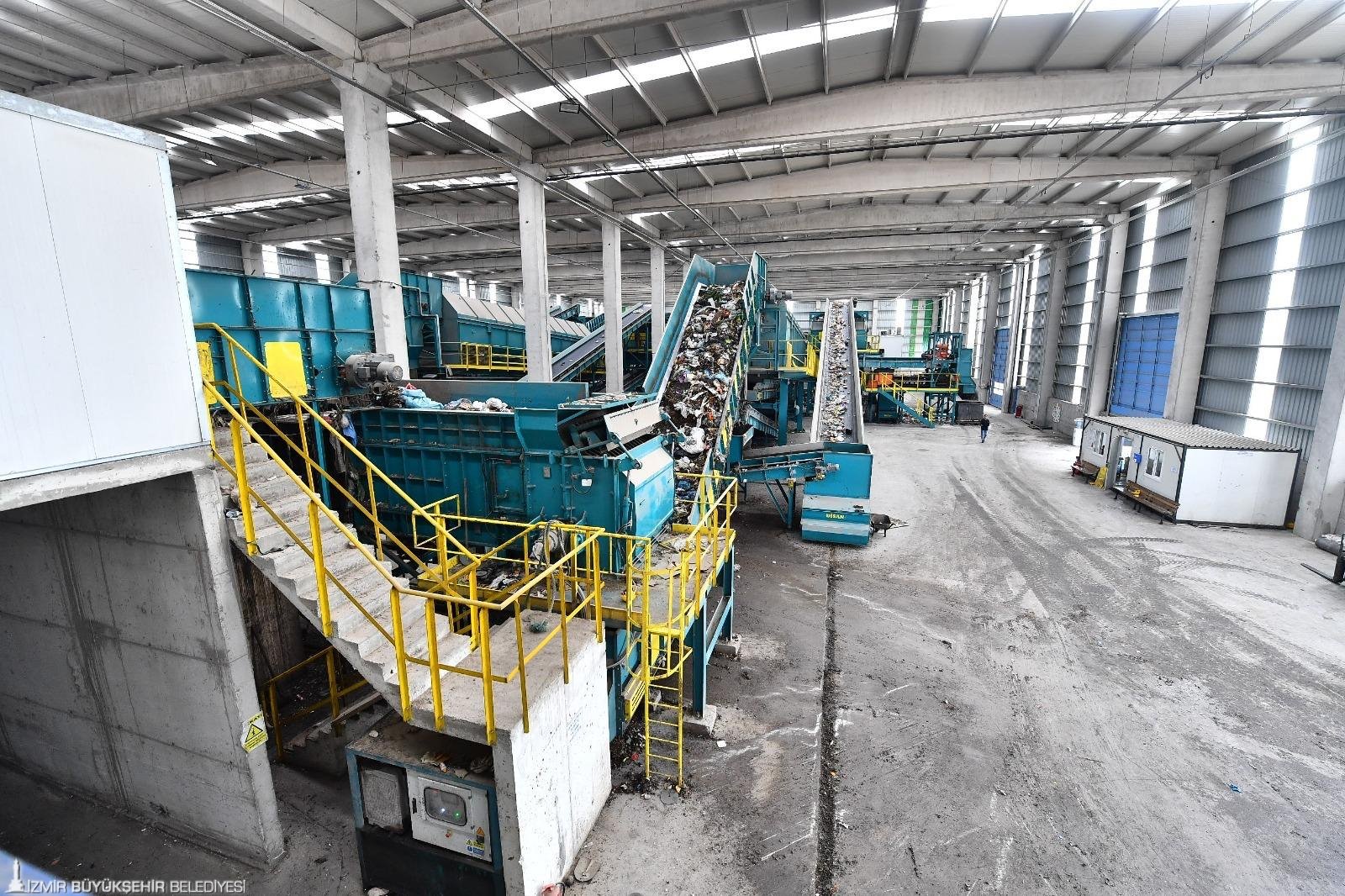 İzmir'in 'yeşil dönüşüm' hamlesi: Atıktan elektrik evde geri dönüşüm!