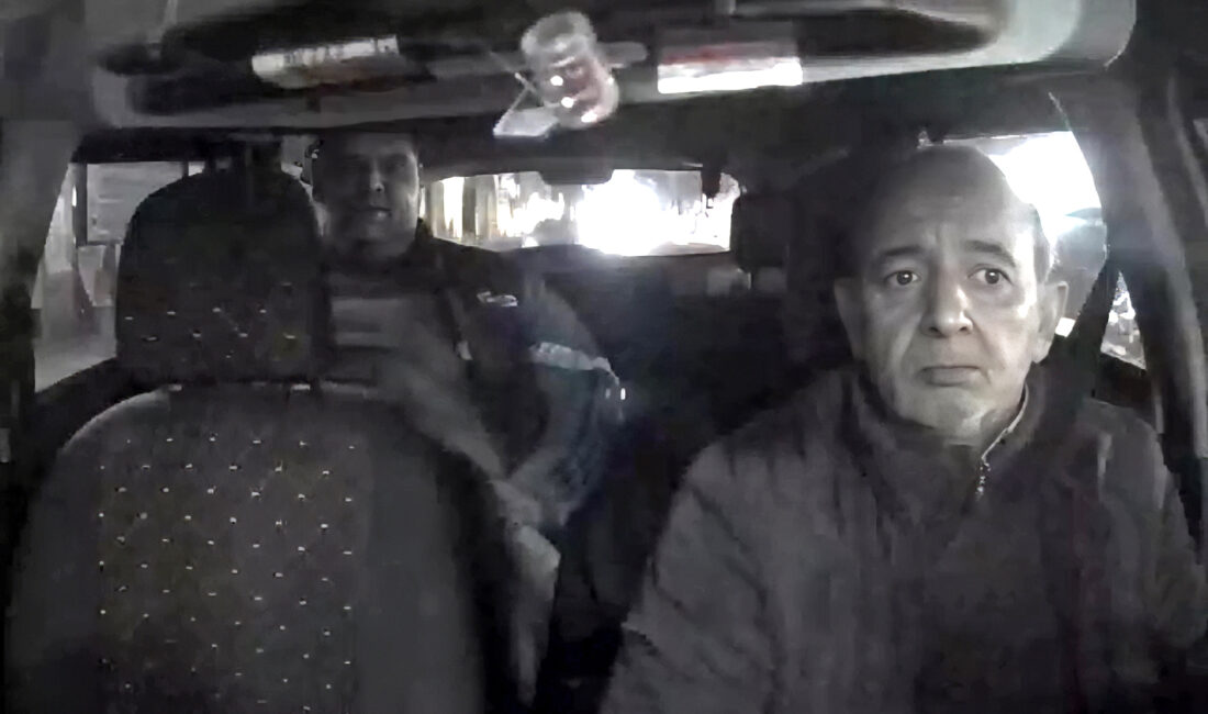 İzmir'de taksi şoförü Deniz Örer'i (52) tabancayla öldürüp aracını ve