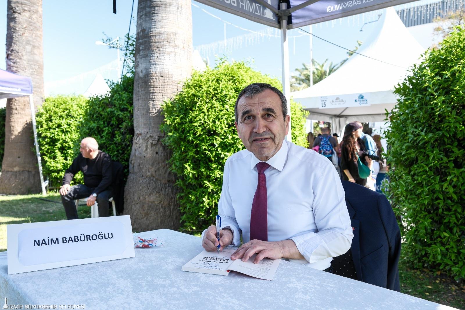 İZKİTAP’ta muhteşem final: Everest’in zirvesinden Cumhuriyet’in ışığına!