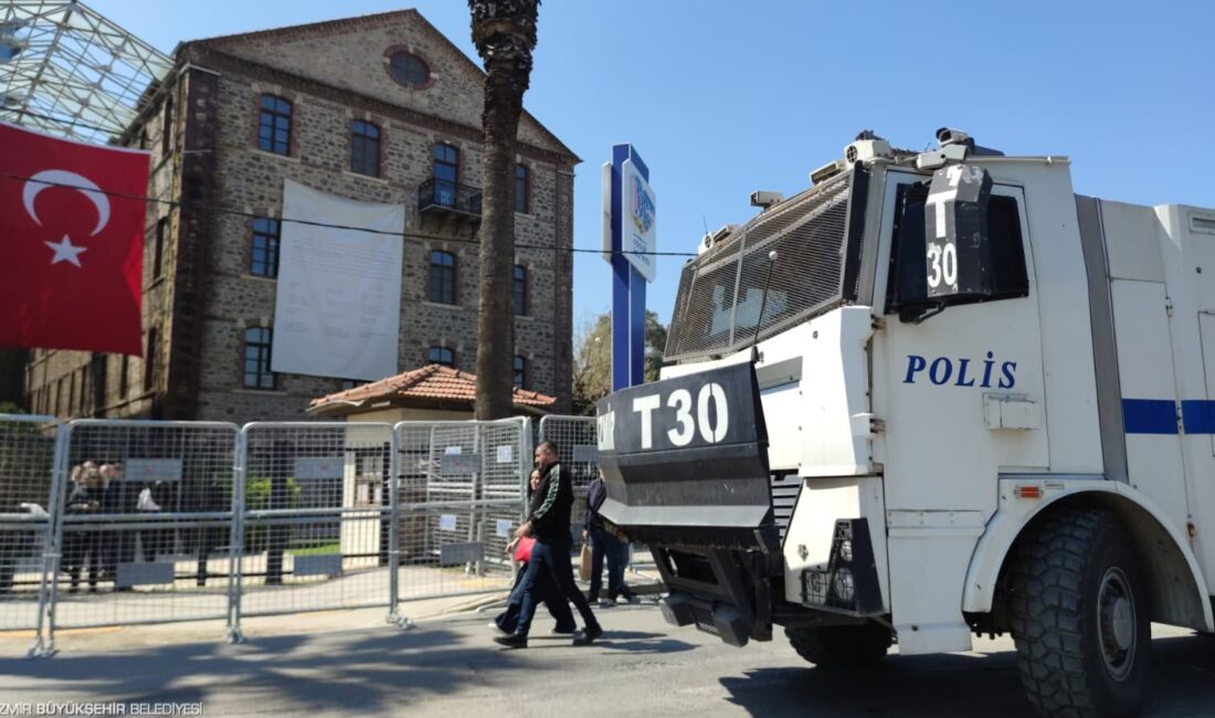 İzmir’in kalbinde mülkiyet krizi sokak eylemine dönüştü. Ana arterleri trafiğe