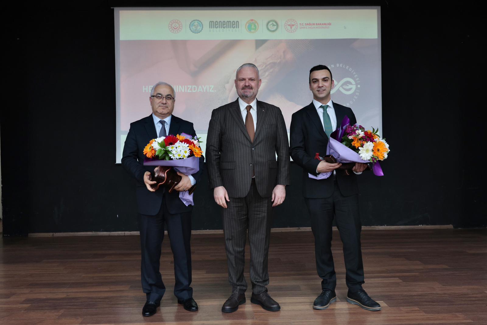 Sağlıklı yaş almanın merkezi Menemen olacak: Menemen Belediyesi, çınarların "HEP yanında"