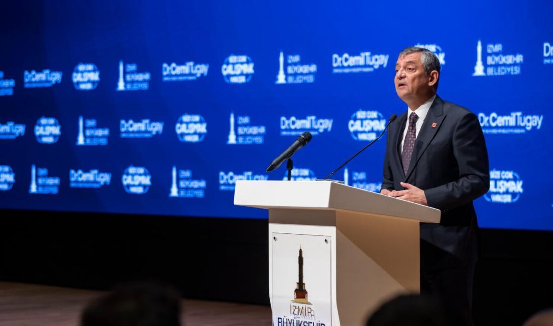 ​Cumhuriyet Halk Partisi (CHP) Genel Başkanı Özgür Özel, 2 Nisan