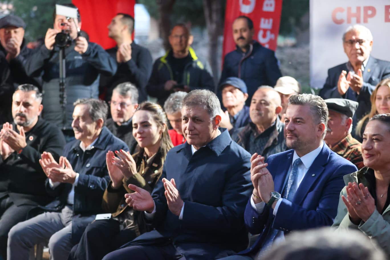 Buca Meslek Fabrikası için 5.'inci gün nöbetinde: 'İzmirlilerin hakkını kimseye yedirmeyiz'