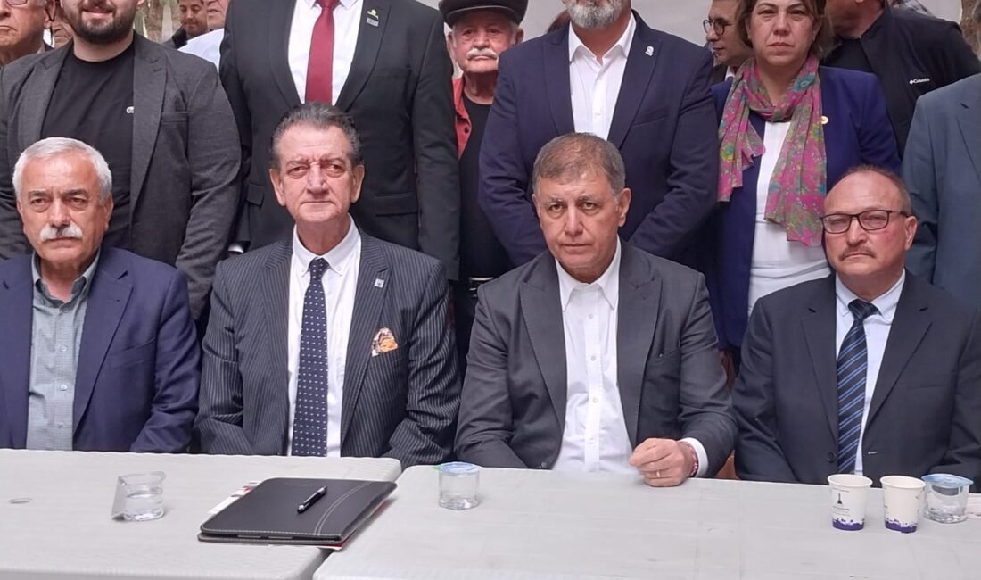 Meslek Fabrikası önünde konuşan Tugay, ekonomik ve sosyal krizleri sıralayarak