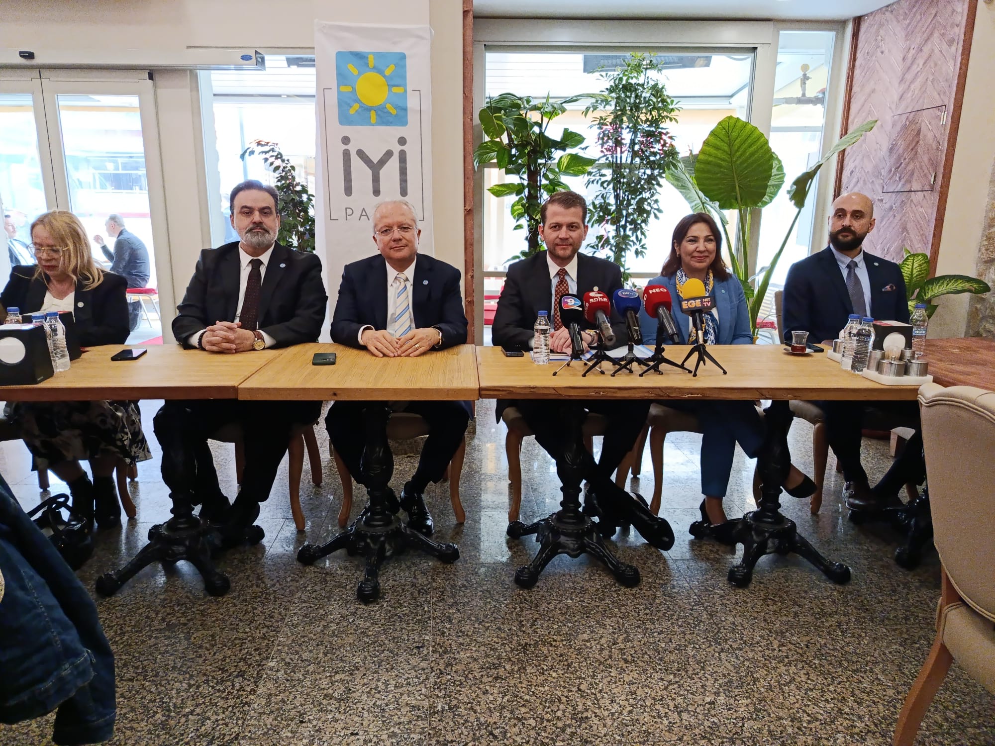 İYİ Parti Genel Sekreteri Osman Ertürk Özel’den İzmir çıkışı: "Kent mutsuz ve yıpranıyor"