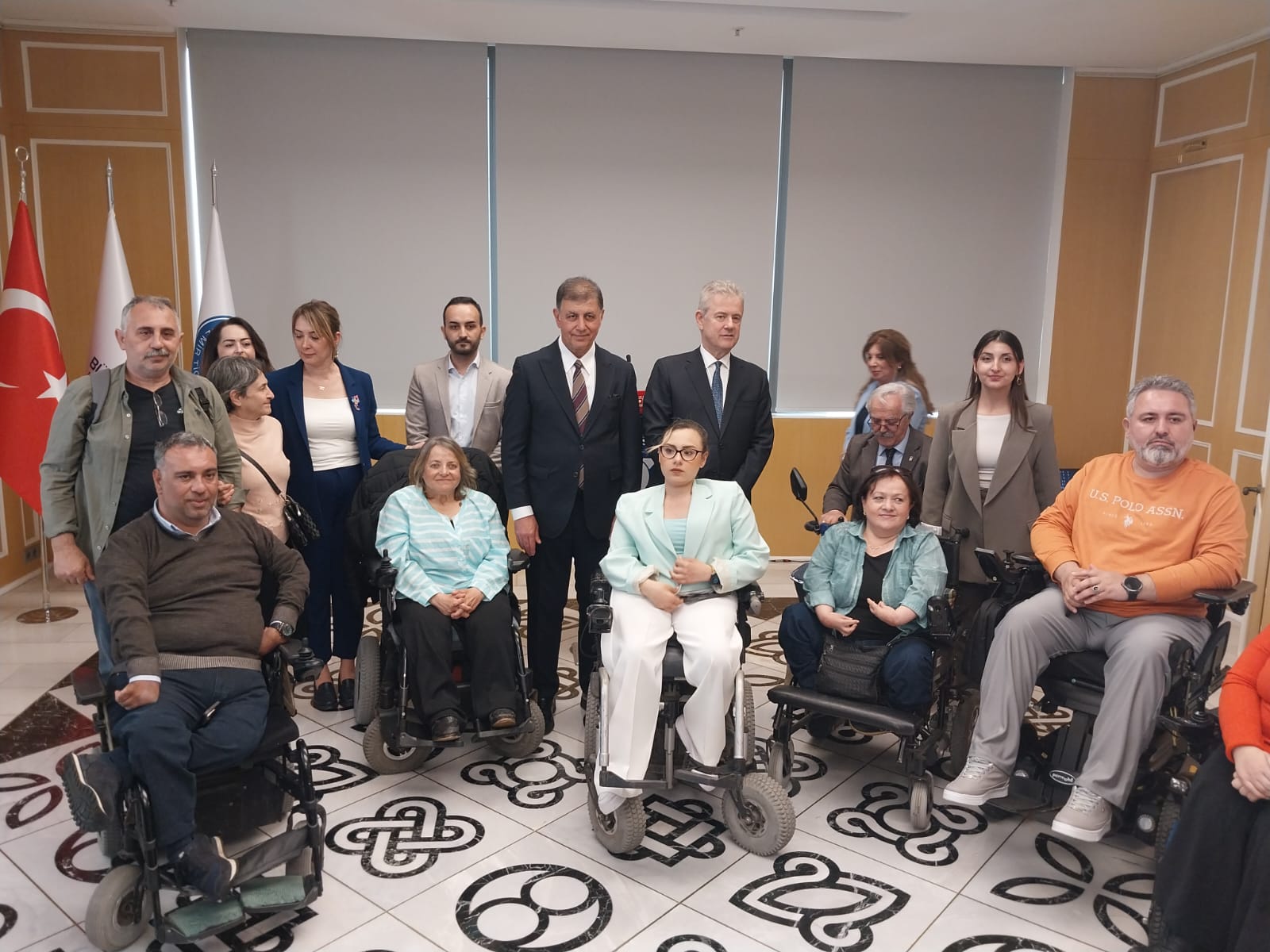 İzto’ya 'engelsiz' gurur: 3 yıldızlı kırmızı bayrak çekildi