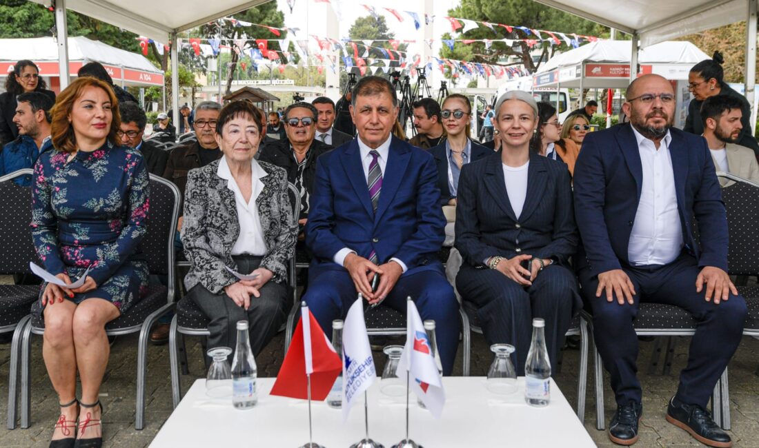 İZKİTAP Kültürpark’ta kapılarını açtı! Açılışta konuşan Başkan Tugay, Türkiye’nin içinden