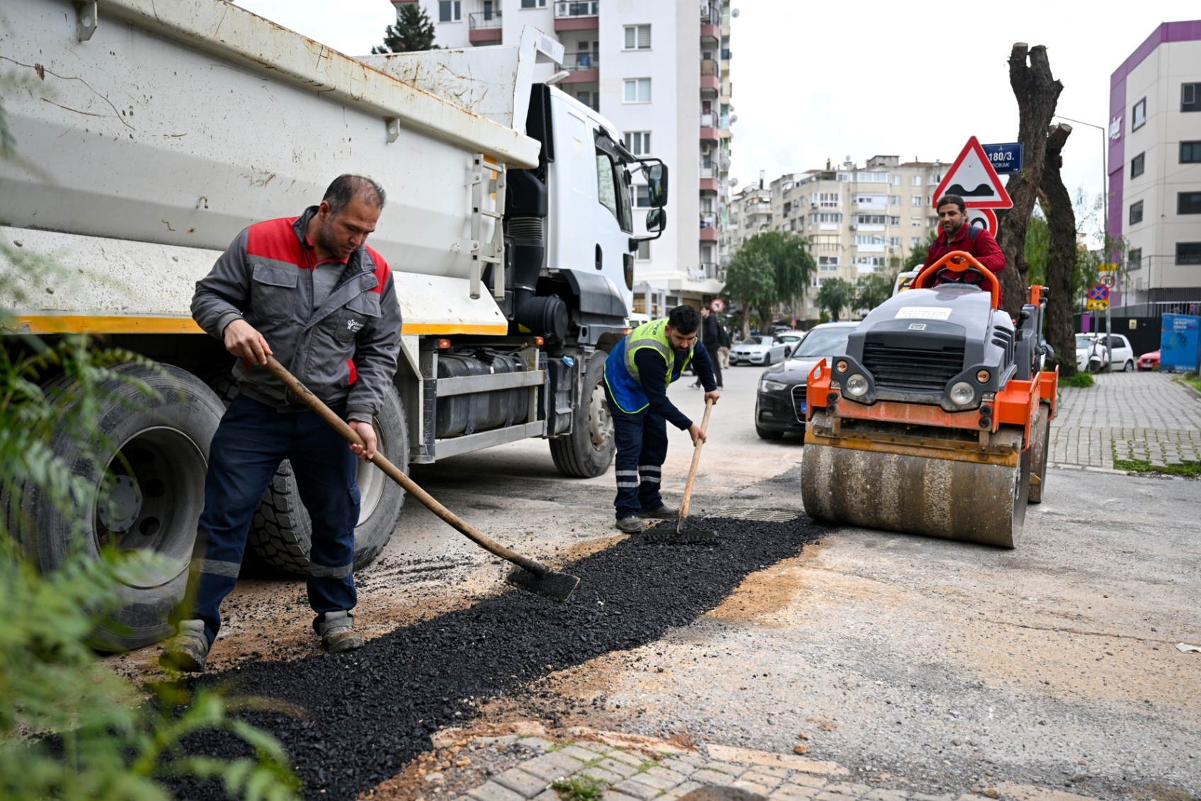 Bornova’da modern dönüşüm: Zafer Caddesi baştan sona yenileniyor