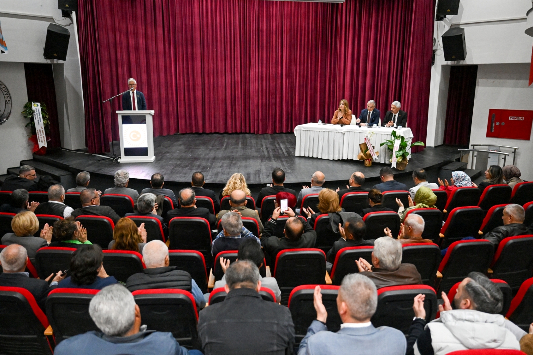 Bornova’da muhtarlar birlik mesajı verdi: Zeki Güler Yeniden Başkan 1 Bornova’da muhtarlar birlik mesajı verdi: Zeki Güler Yeniden Başkan