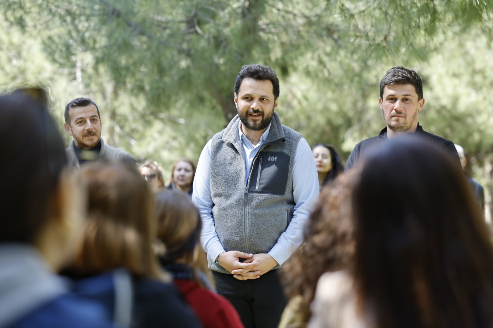 Meslek Fabrikası tahliye edildi: Son ders çimlerde verildi; tepkiler dinmedi