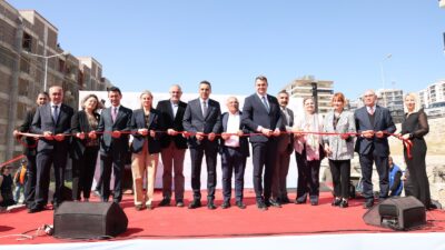 Çiğli Belediyesi tarafından Atatürk Mahallesi’nde yapımı tamamlanan Yılmaz Aksoy Parkı,