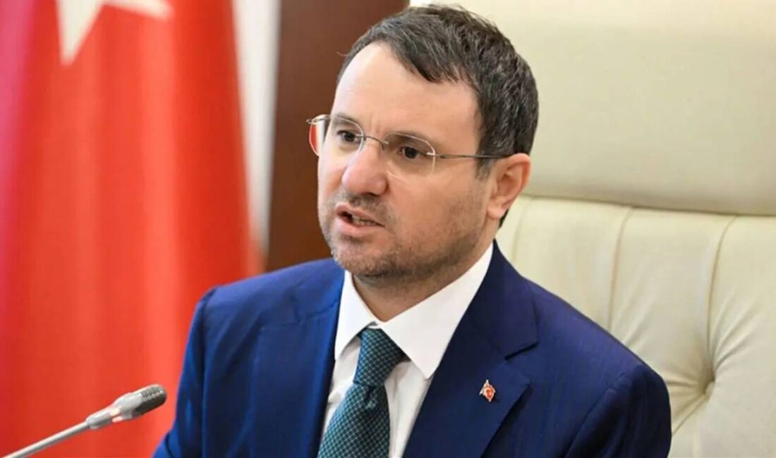 AK Parti Grup Toplantısı öncesi kameraların karşısına geçen Adalet Bakanı