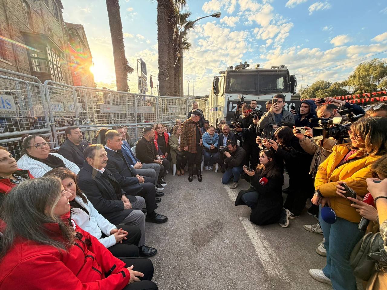 Cemil Tugay Meslek Fabrikası nöbetinde: 'Bu ayıbı temizlemek zorundalar'