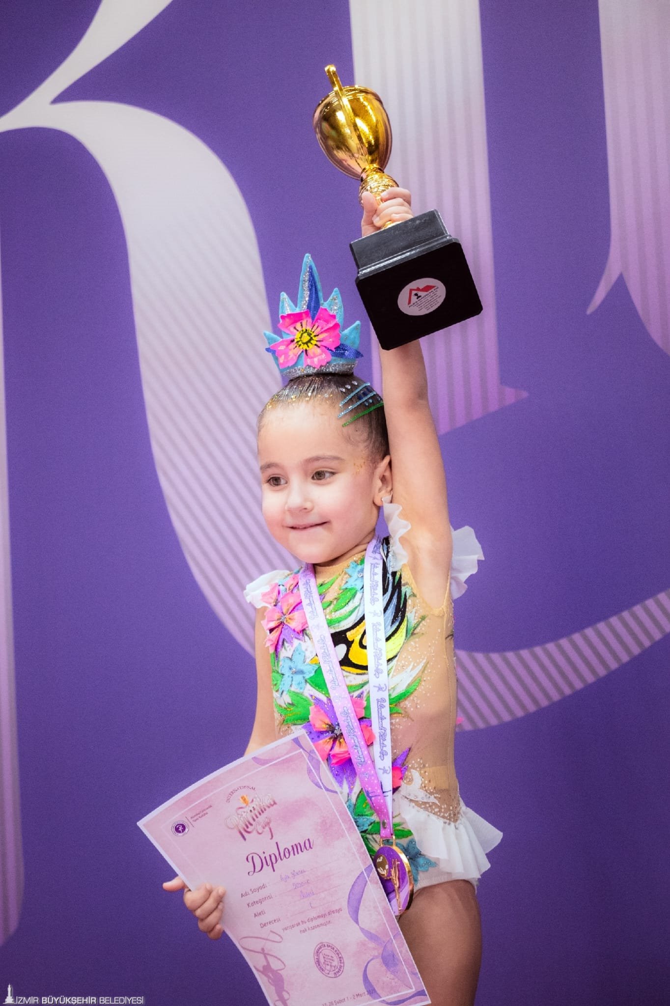 Yuvamız İzmir merkezleri, oyunla eğitimi birleştiriyor, minik yetenekleri geleceğe hazırlıyor.