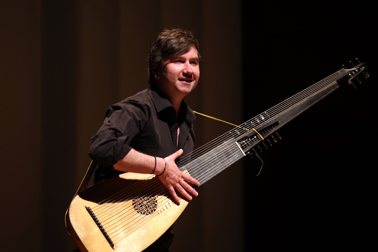 Barok rüzgarı görkemli finalle dindi: Dunford’dan İzmir’e unutulmaz müzik ziyafeti!