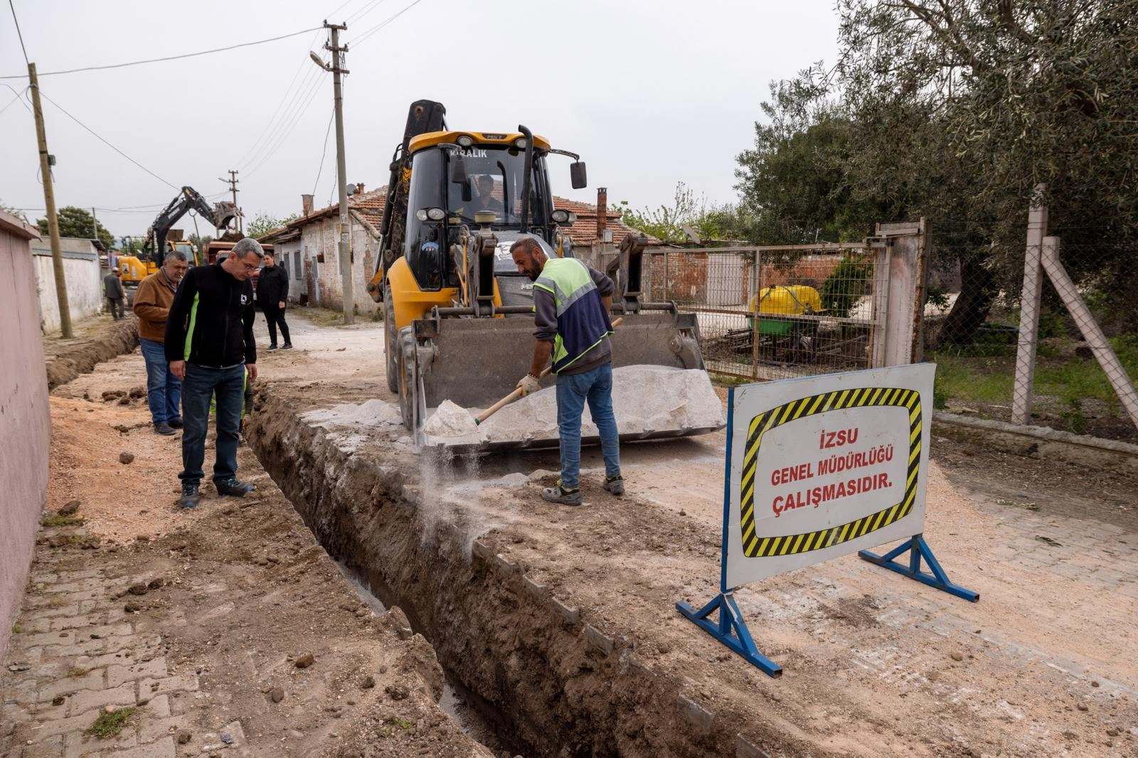 İZSU’nun Bergama’da başlattığı kapsamlı yatırımlarla hem yağmur suyu altyapısı güçleniyor