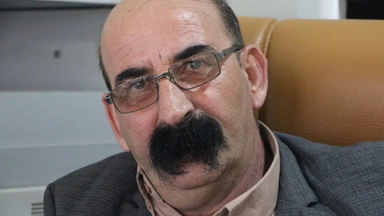 İlçe başkanının bıyıkları sosyal medyanın gündeminde: “Yakışıyor!”