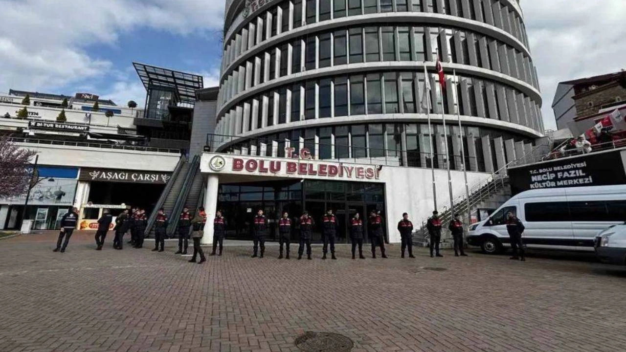 Bolu Belediyesi'nde tutuklama dalgası: Başkan yardımcısı ve meclis üyesi cezaevinde!