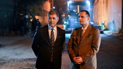 Bornova’da gece yarısı başlayan asfalt seriminde sürpriz konuklar! Başkan Cemil