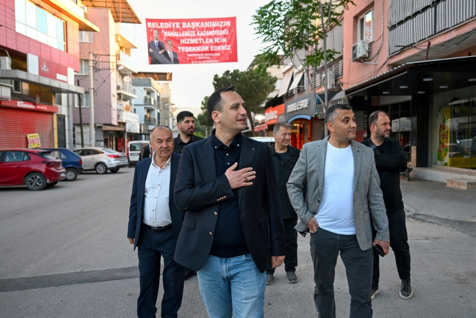 Bornova’da 'Desenli' dönem: Başkan Eşki ilk kazmayı Egemenlik’te vurdu!
