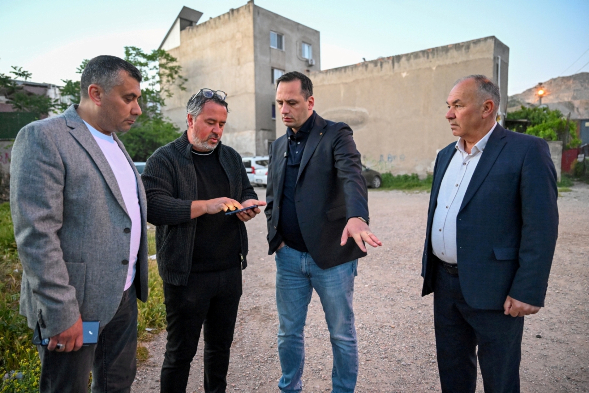 Bornova’da 'Desenli' dönem: Başkan Eşki ilk kazmayı Egemenlik’te vurdu!