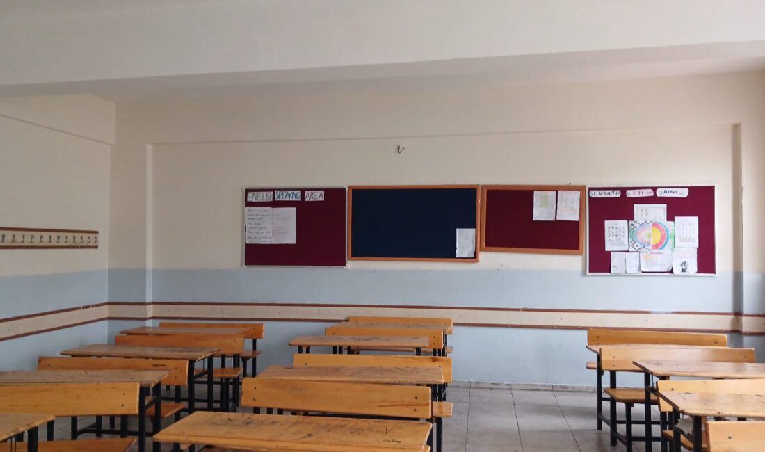 Siverek’te bir liseye düzenlenen silahlı saldırı, eğitim camiasını ayağa kaldırdı.