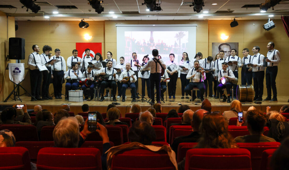 Buca’da sanatın en saf hali sahneye yansıdı! Şef Orçun Berrakçay