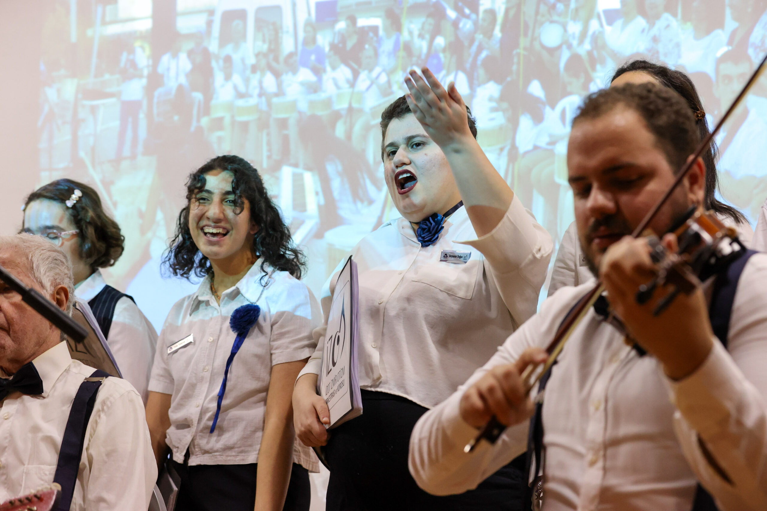 Buca’da engel tanımayan senfoni: Notalar farkındalık için yükseldi