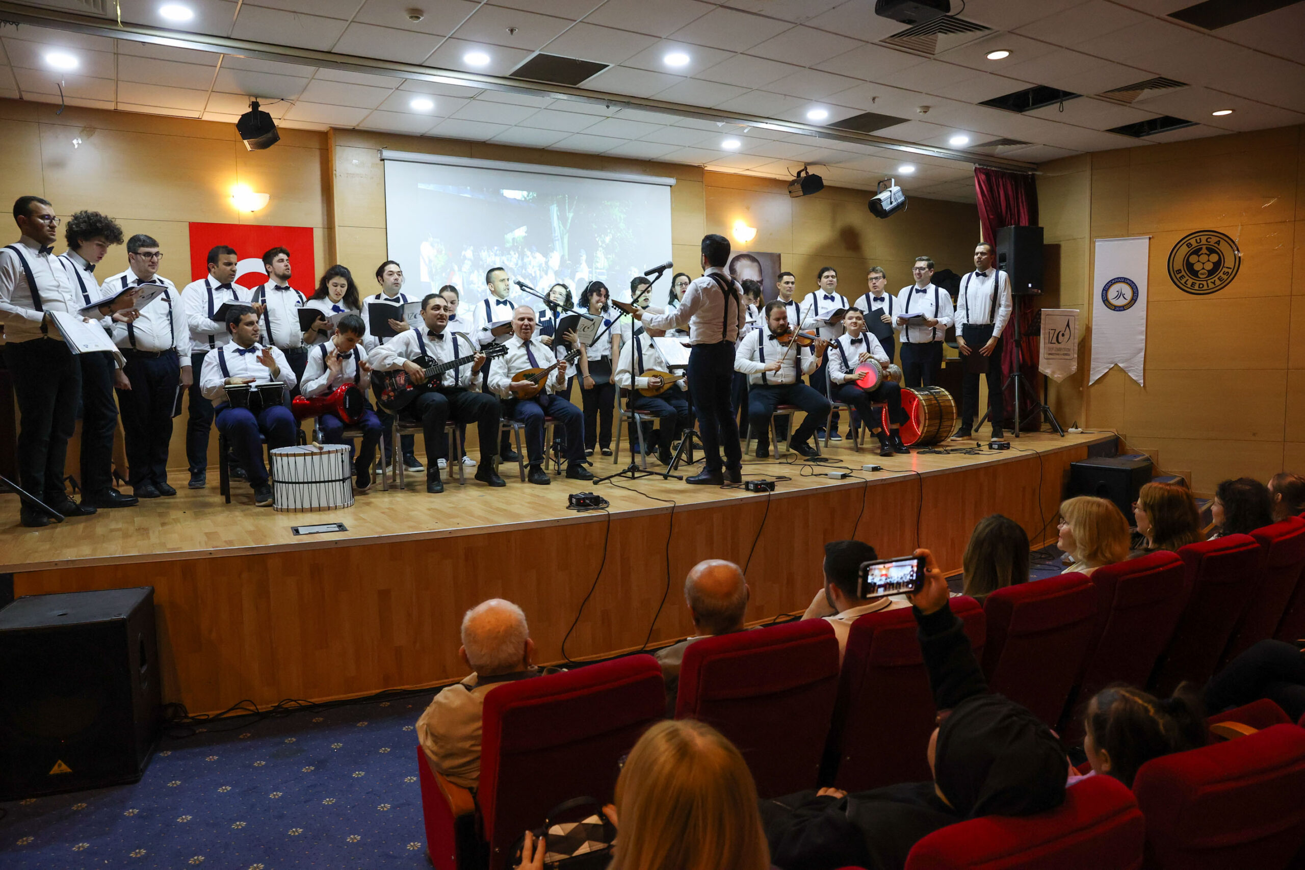 Buca’da engel tanımayan senfoni: Notalar farkındalık için yükseldi