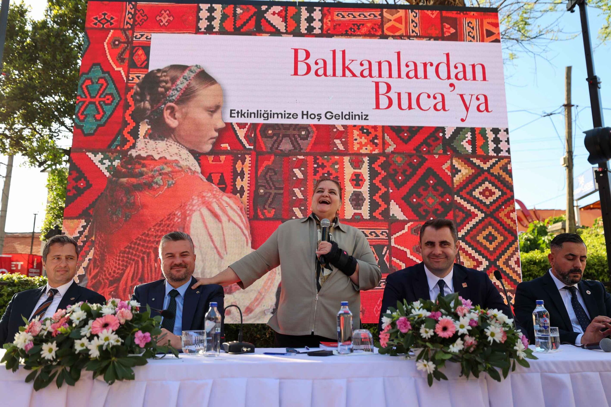 Buca’dan Balkanlar’a gönül köprüsü: Pembe Köşk’te kardeşlik rüzgarı esti!