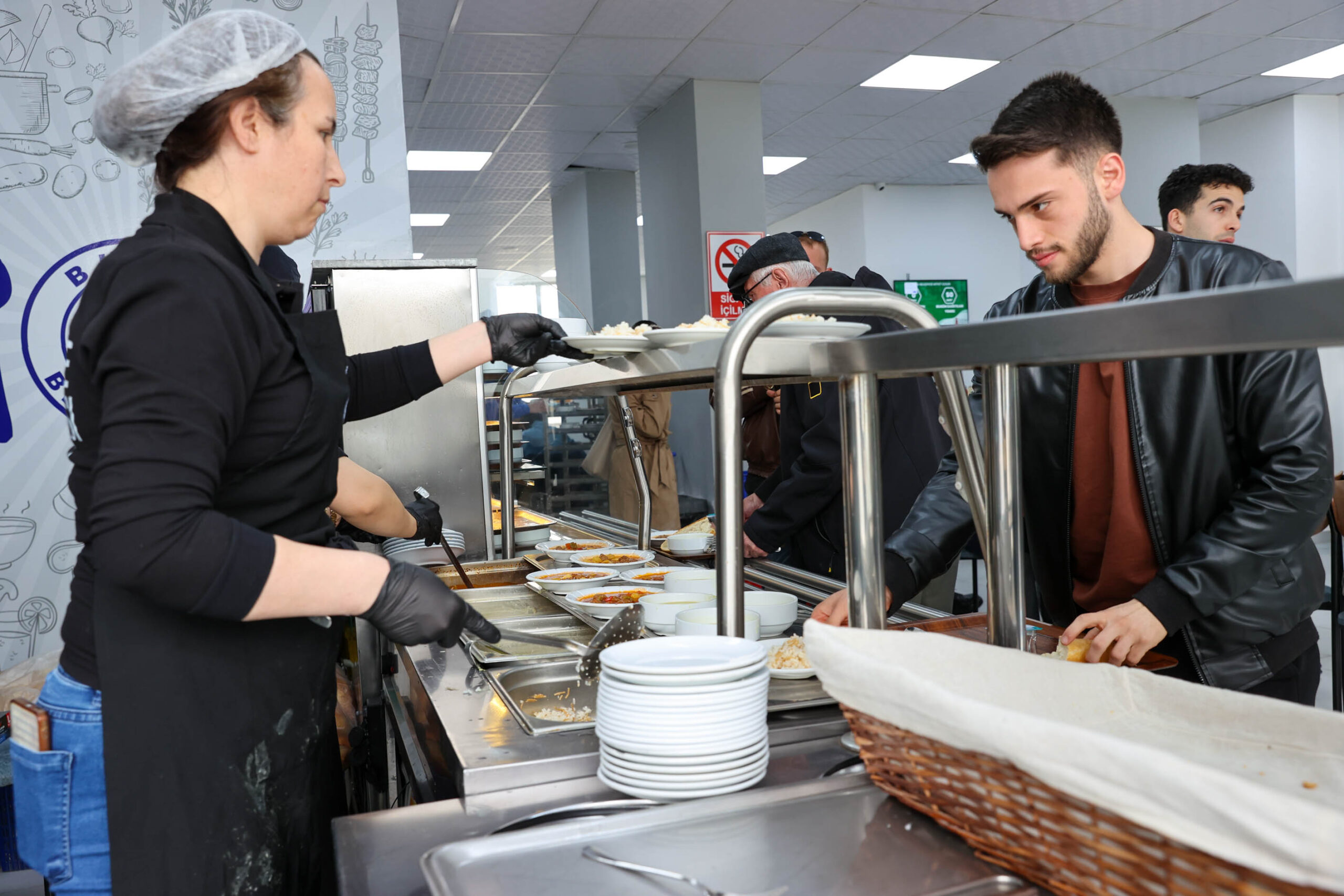Buca’da Şehitler Haftası: Kent Lokantaları kapılarını vefa için açtı