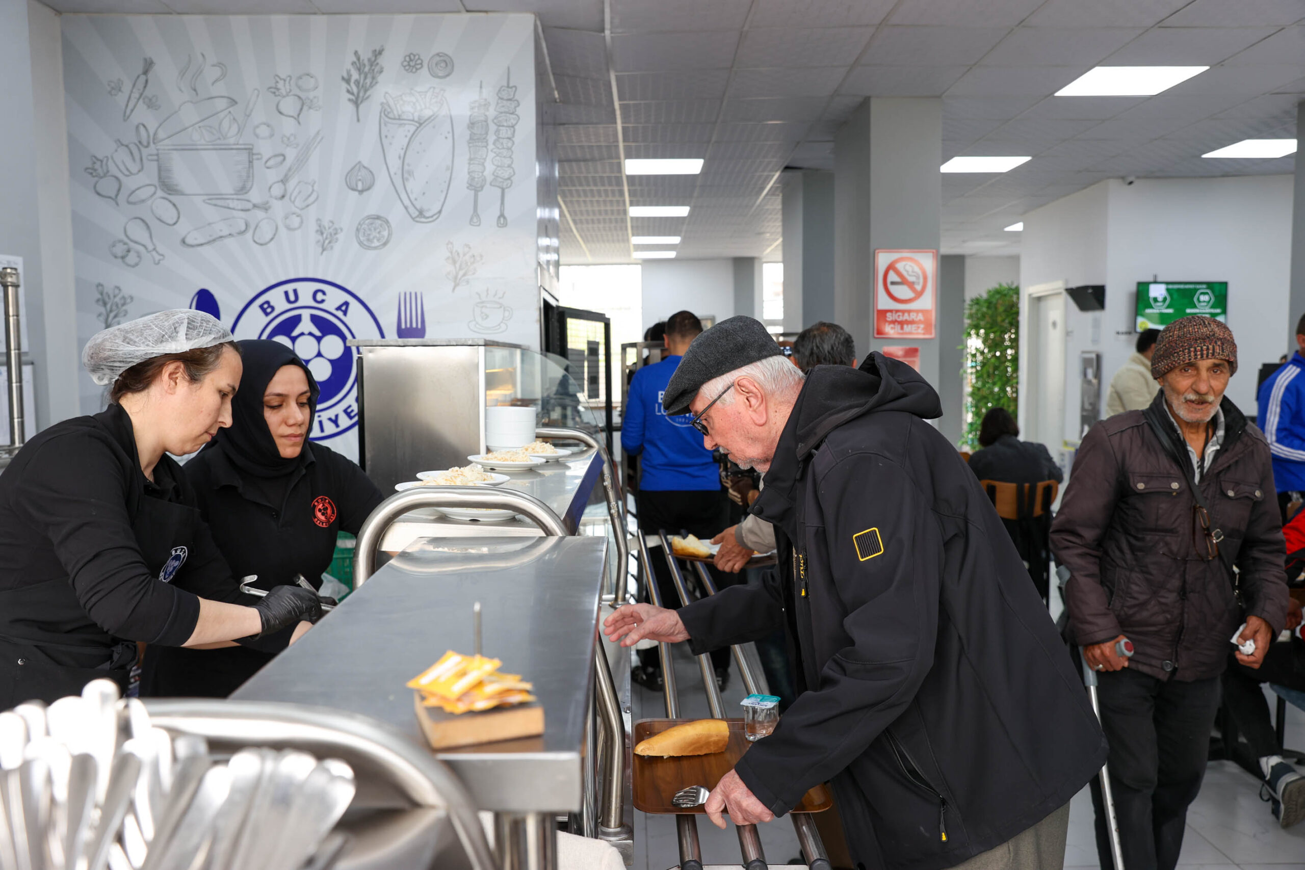Buca’da Şehitler Haftası: Kent Lokantaları kapılarını vefa için açtı