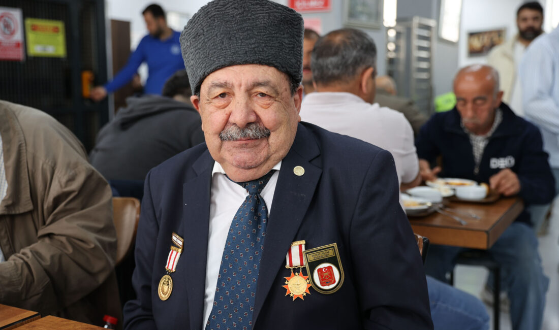 Buca’da 14 Nisan Salı günü kurulan dayanışma sofraları büyük ilgi