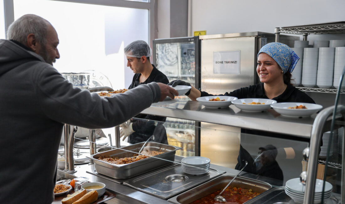 Buca Belediyesi Kent Lokantaları, Şehitler Haftası kapsamında salı günü (14