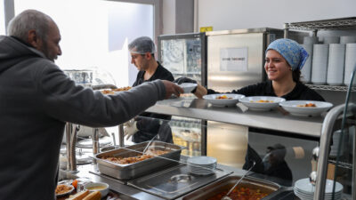 Buca Belediyesi Kent Lokantaları, Şehitler Haftası kapsamında salı günü (14
