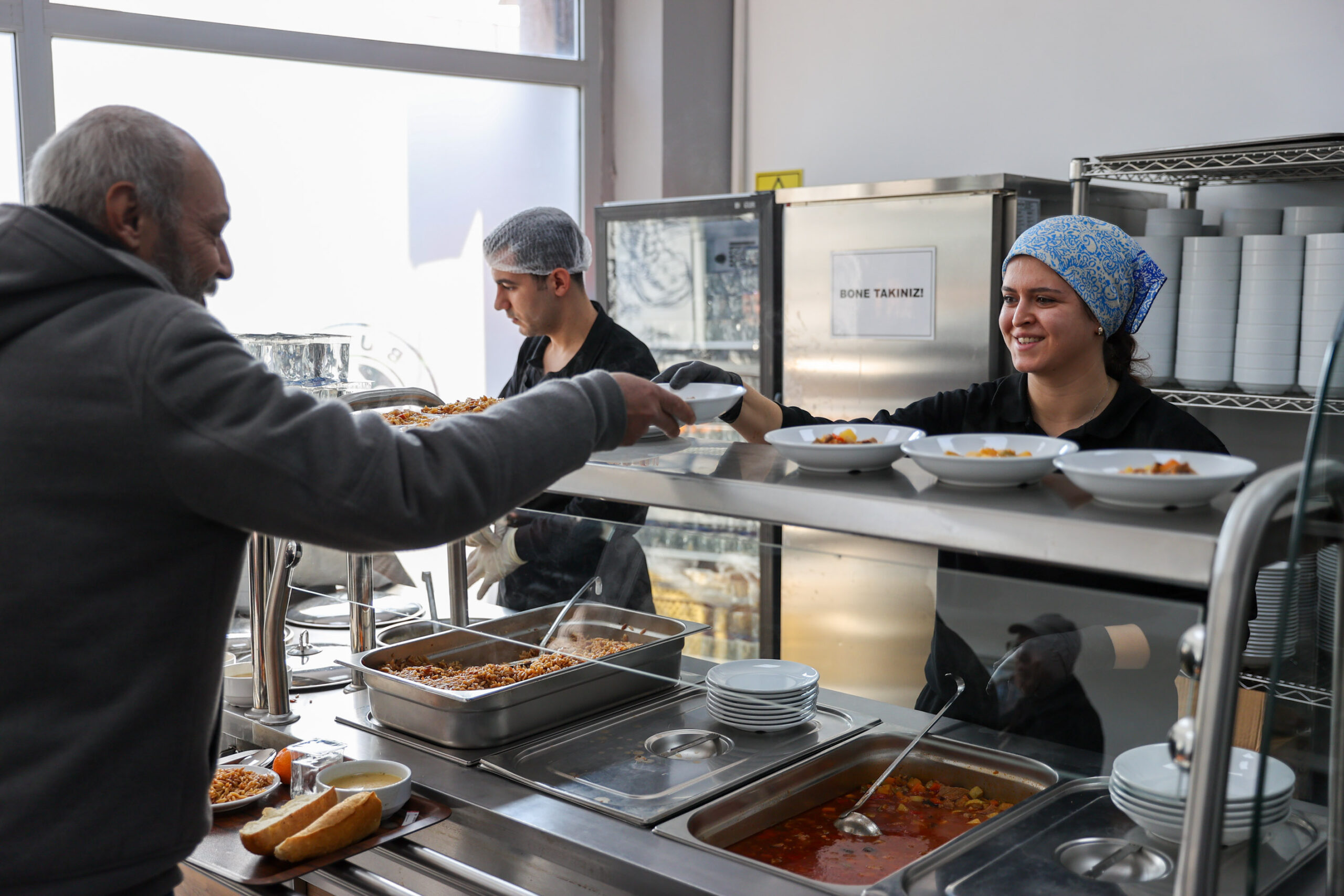 Buca Belediyesi Kent Lokantaları, Şehitler Haftası kapsamında salı günü (14