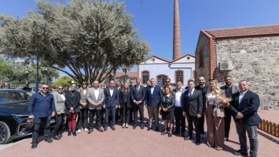 İzmir Büyükşehir Belediye Başkanı Dr. Cemil Tugay, İZTEK personeli için