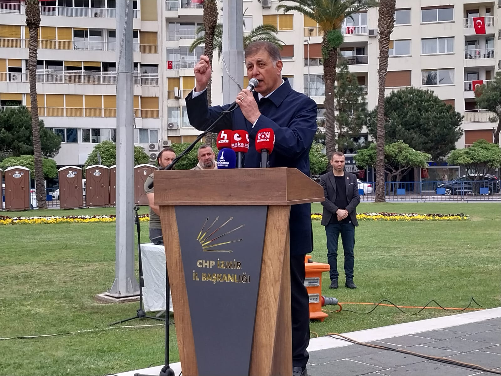 Tugay’dan CHP örgütüne ‘Sathı Müdafaa’ çağrısı: "O satıh bütün İzmir’dir!"