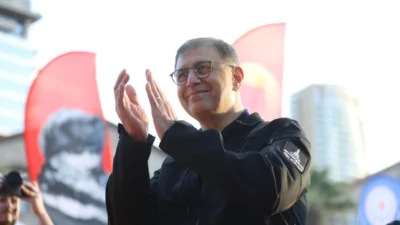 İzmir'de Meslek Fabrikası'nın Vakıflar Genel Müdürlüğü'ne devredilmesine karşı başlatılan direniş