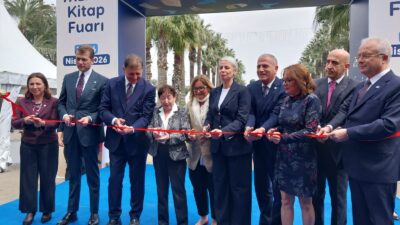 İZKİTAP Kültürpark’ta kapılarını açtı! Açılışta konuşan Başkan Tugay, Türkiye’nin içinden