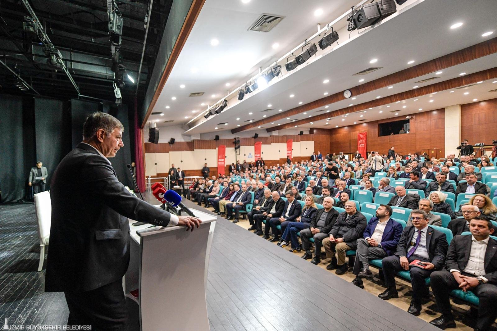 Tugay'dan 'telefonla ulaşamıyoruz' eleştirisine yanıt: 'Yoğun gündemde bakamayabiliyorum; lütfen mesaj atın'