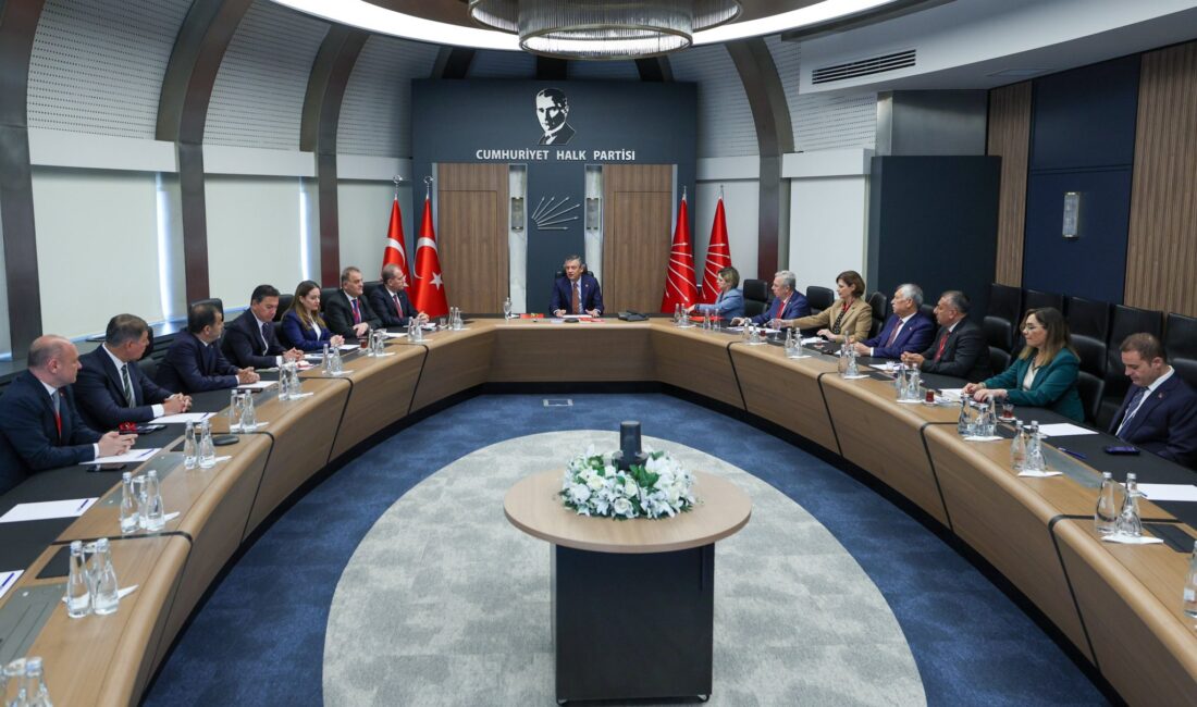 CHP Genel Başkanı Özgür Özel başkanlığında Ankara'da gerçekleştirilen Belediye Başkanları