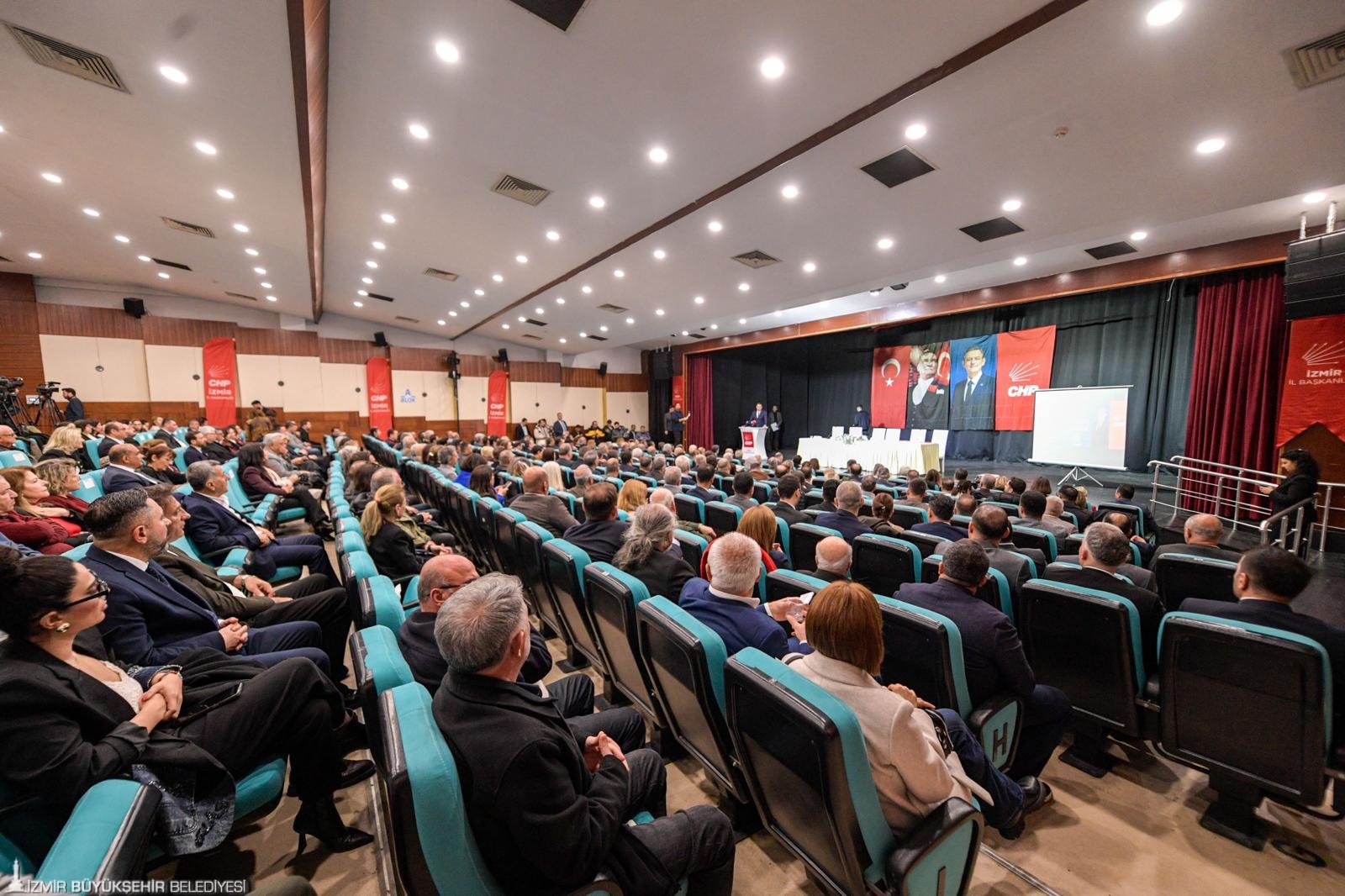 Tugay'dan 'Aziz Kocaoğlu' vurgusuyla tarım uyarısı: "İzmir Modeli'nin izindeyiz"