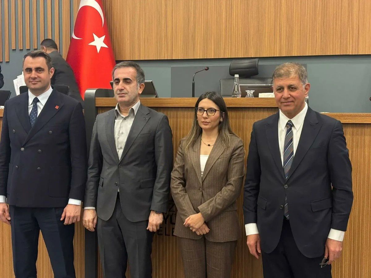 CHP İzmir Büyükşehir Meclisi'nde yeni dönem: Grup Başkanvekili ve sözcüsü belli oldu
