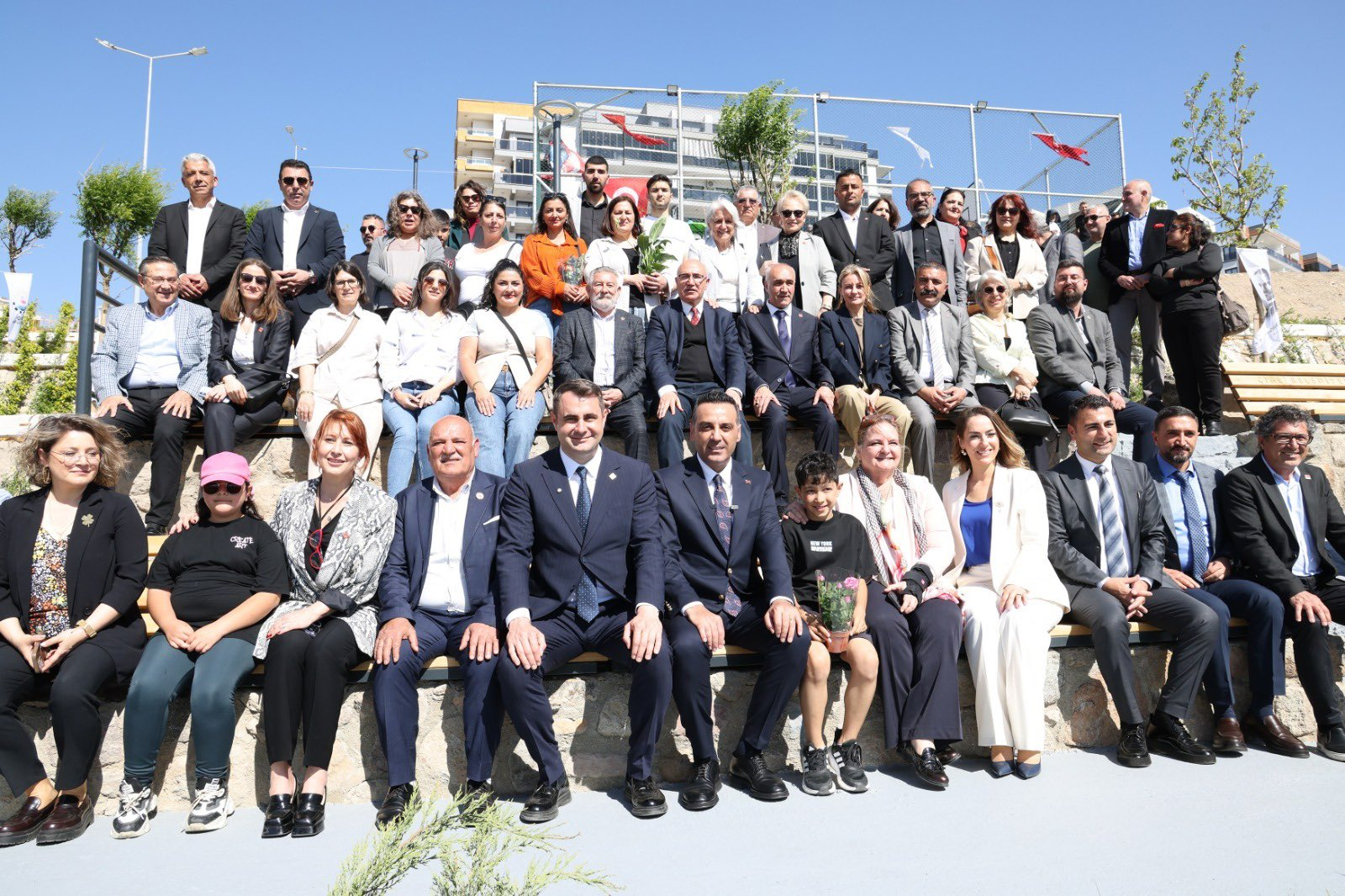 Çiğli'de Yılmaz Aksoy Parkı açıldı: CHP kurmaylarından mesaj yağmuru