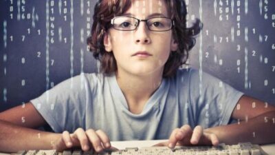 Meclis Dijital Mecralar Komisyonu'nda okul saldırıları sonrası çocukların dijital dünyayla